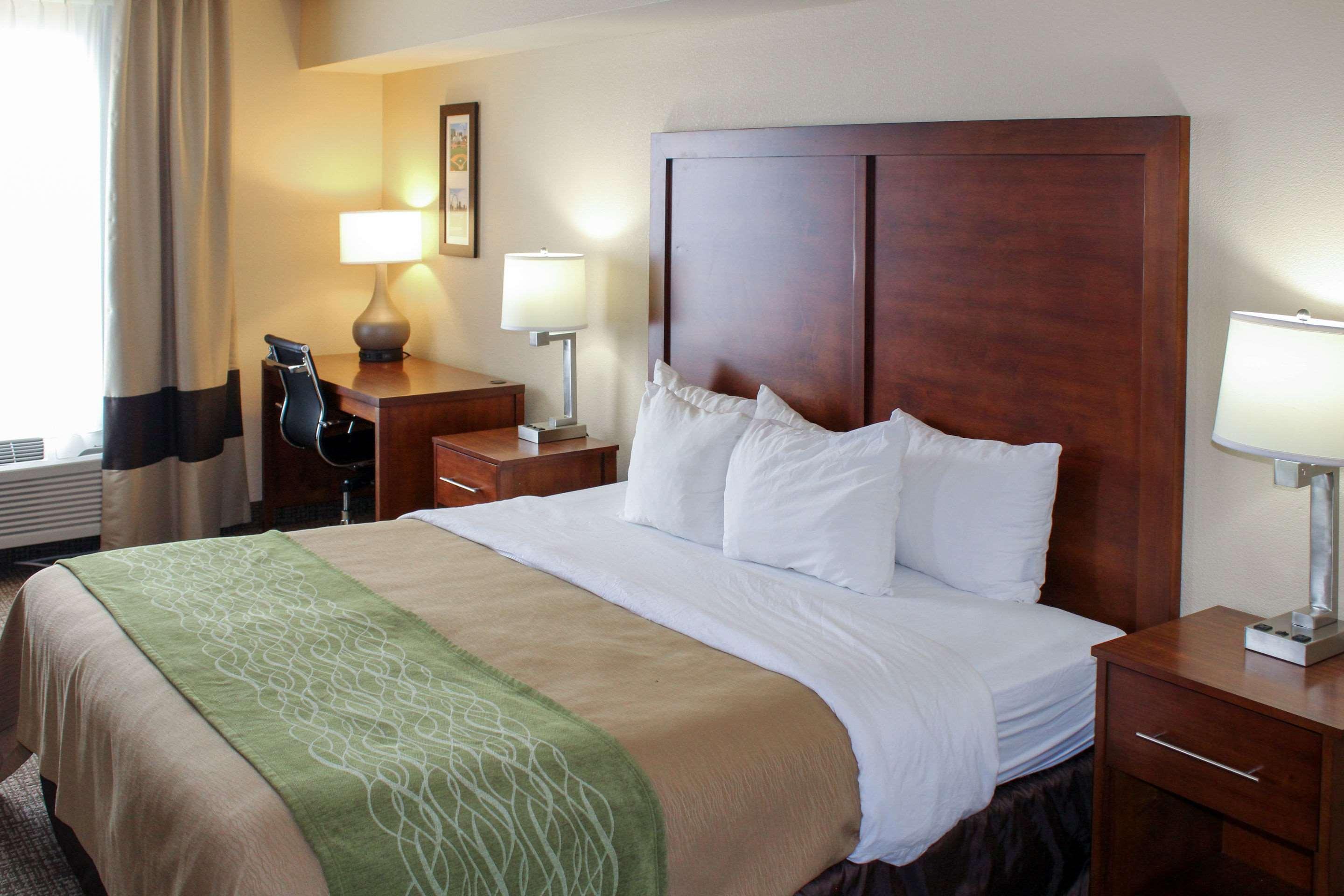Comfort Inn & Suites St Louis - Честърфийлд Екстериор снимка