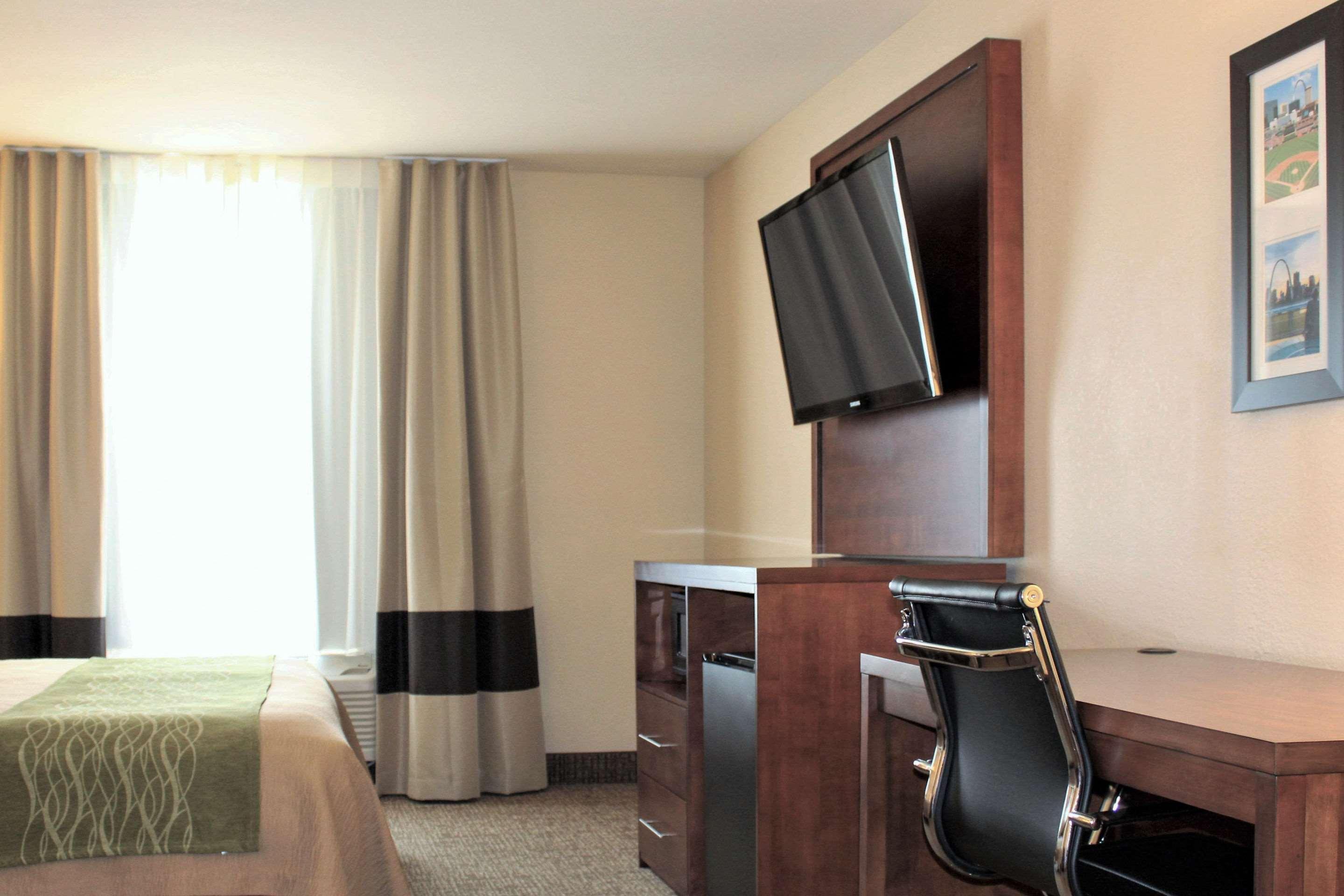 Comfort Inn & Suites St Louis - Честърфийлд Екстериор снимка