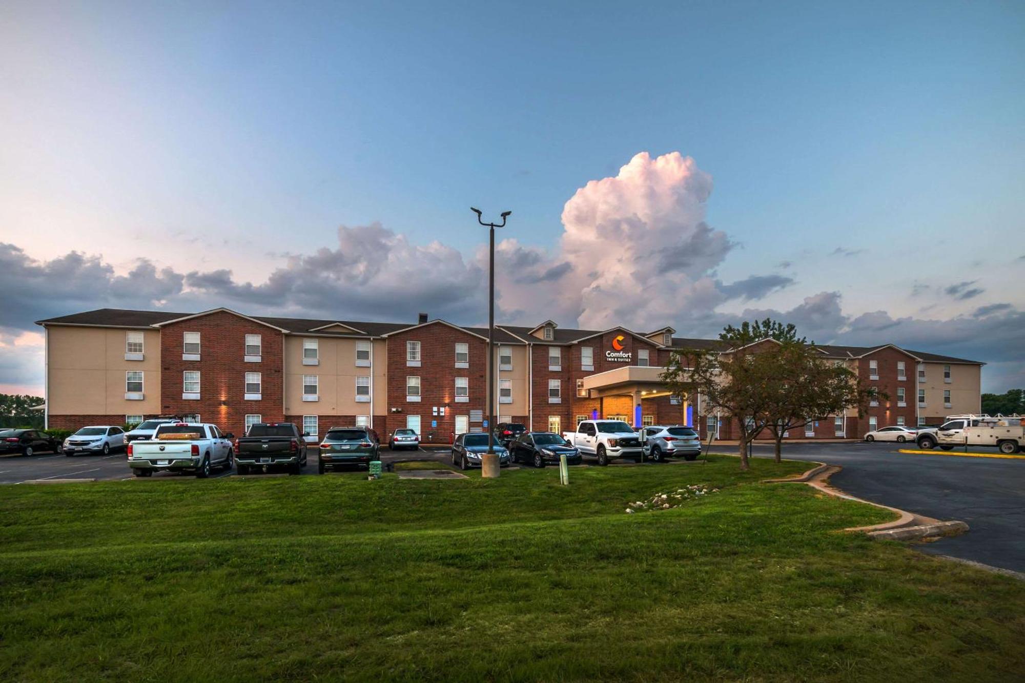 Comfort Inn & Suites St Louis - Честърфийлд Екстериор снимка